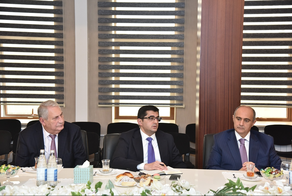 Tahir Budaqov rektorlarla görüş keçirdi - FOTOLAR